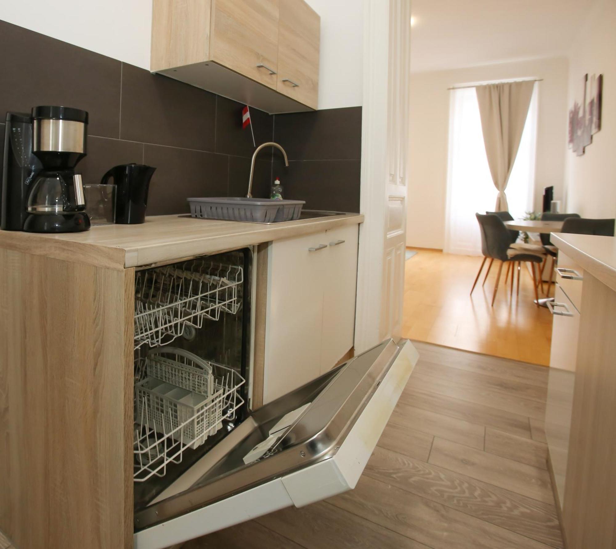 Apartamento Downtown Bliss Modern Retreat With Free Parking And Fast Internet 600 Mbits Viena Exterior foto