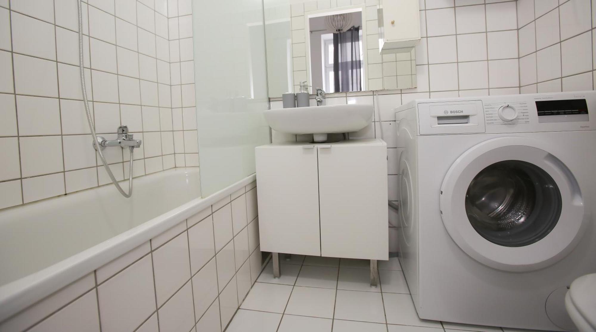 Apartamento Downtown Bliss Modern Retreat With Free Parking And Fast Internet 600 Mbits Viena Exterior foto